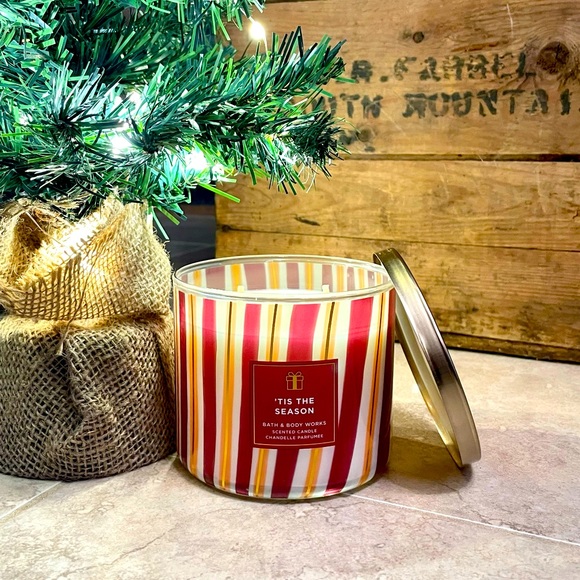 COPY - BBW 3 Wick Candle Tis The Season - Picture 1 of 3